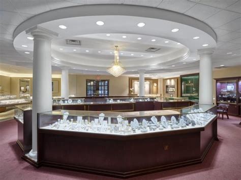 ‭David Fairclough Fine Jewelers‬ in 7141 West Central Avenue 